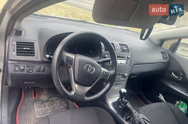 Седан Toyota Avensis 2010 в 