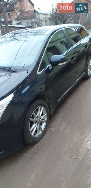 Универсал Toyota Avensis 2011 в Львове