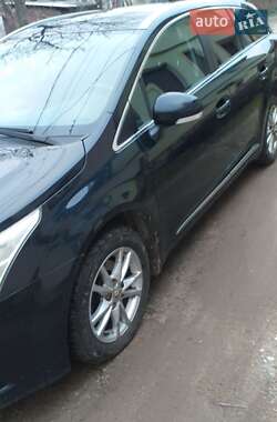 Универсал Toyota Avensis 2011 в 
