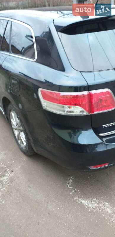 Универсал Toyota Avensis 2011 в Львове