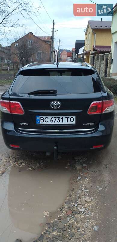 Универсал Toyota Avensis 2011 в Львове