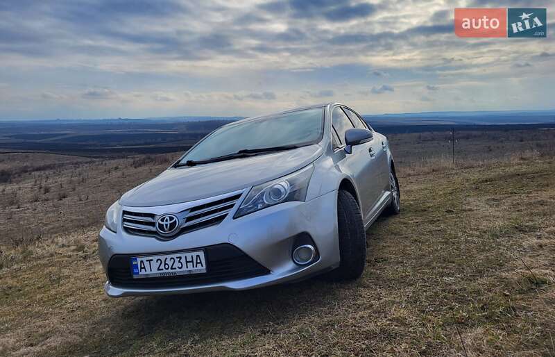 Toyota Avensis 2012