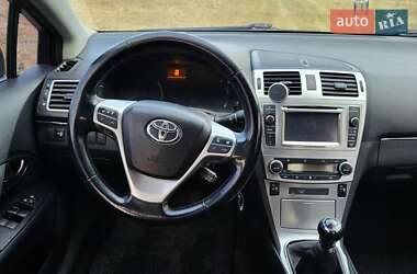 Седан Toyota Avensis 2012 в Івано-Франківську