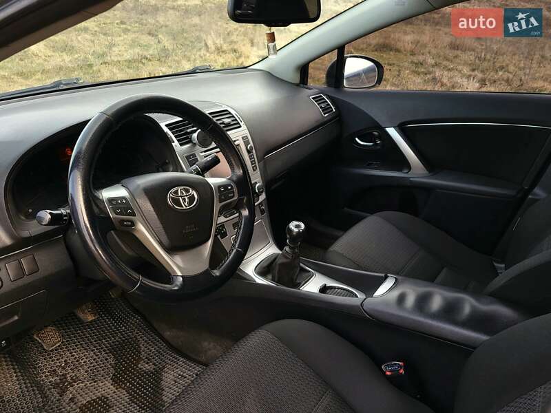 Седан Toyota Avensis 2012 в Ивано-Франковске фото 12 Седан Toyota Avensis 2012 в Ивано-Франковске