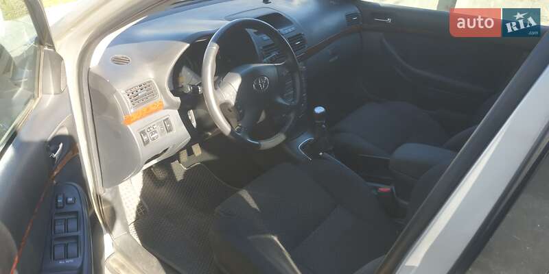 Универсал Toyota Avensis 2006 в Черкассах