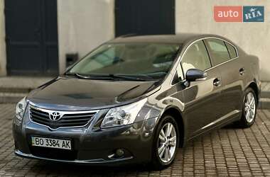 Седан Toyota Avensis 2011 в Тернополе