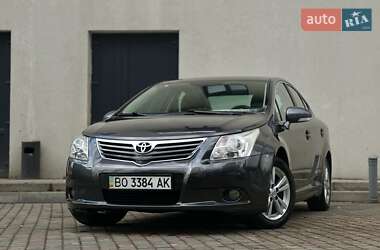 Седан Toyota Avensis 2011 в Тернополе