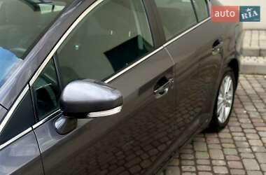 Седан Toyota Avensis 2011 в Тернополе