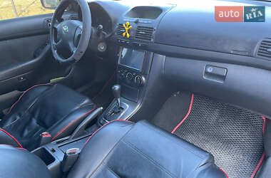 Седан Toyota Avensis 2004 в 
