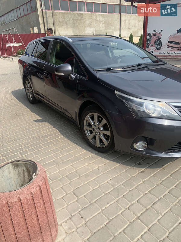 Универсал Toyota Avensis 2013 в Виннице