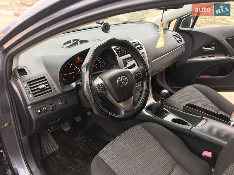 Универсал Toyota Avensis 2011 в Ильинцах фото 11 Универсал Toyota Avensis 2011 в Ильинцах