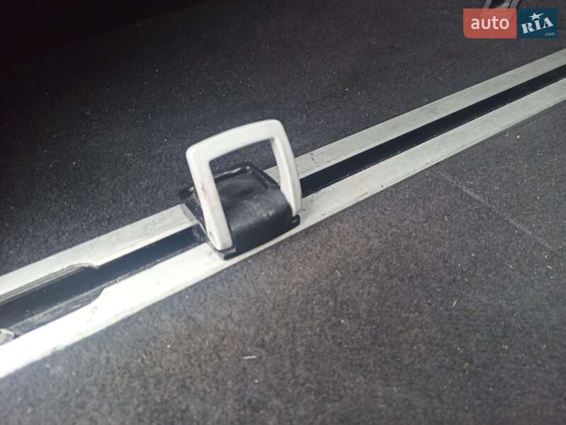 Универсал Toyota Avensis 2011 в Ильинцах фото 17 Универсал Toyota Avensis 2011 в Ильинцах