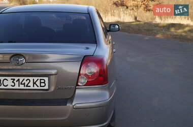 Седан Toyota Avensis 2006 в Львові