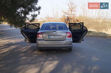 Седан Toyota Avensis 2006 в Львові