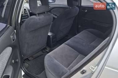 Седан Toyota Avensis 2002 в 