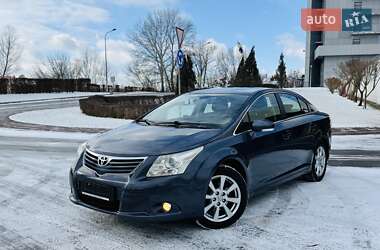 Седан Toyota Avensis 2012 в Києві