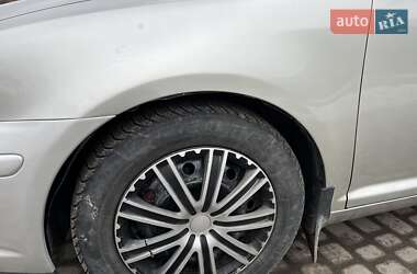 Седан Toyota Avensis 2006 в 