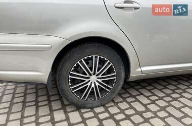 Седан Toyota Avensis 2006 в 