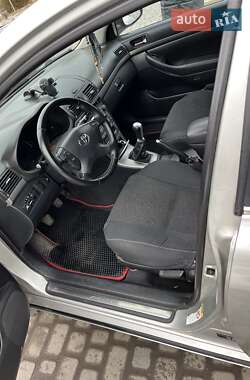 Седан Toyota Avensis 2006 в 