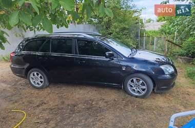 Седан Toyota Avensis 2003 в Изюме