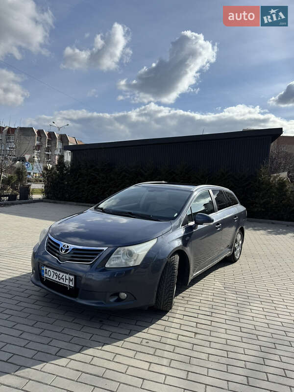 Универсал Toyota Avensis 2009 в Ужгороде