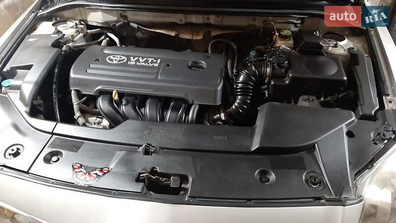 Універсал Toyota Avensis 2006 в 