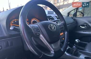 Универсал Toyota Avensis 2011 в Хмельницком