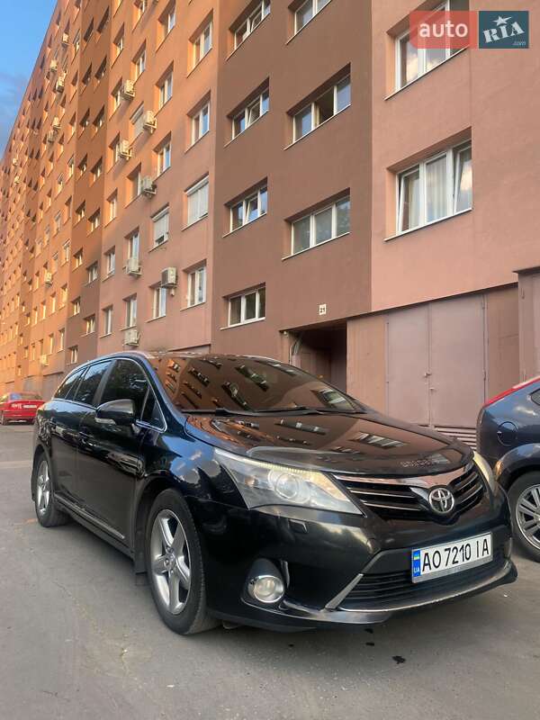 Универсал Toyota Avensis 2012 в Виноградове