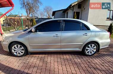 Седан Toyota Avensis 2009 в Городку