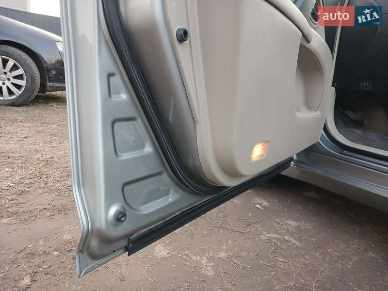 Седан Toyota Avensis 2010 в Черкасах