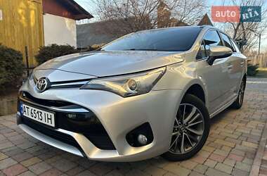 Универсал Toyota Avensis 2015 в Долине