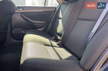 Седан Toyota Avensis 2006 в Киеве