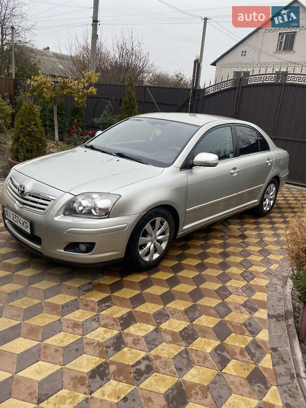 Седан Toyota Avensis 2006 в Белой Церкви