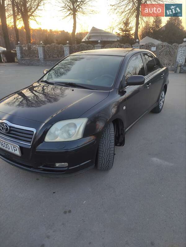 Седан Toyota Avensis 2004 в Белой Церкви