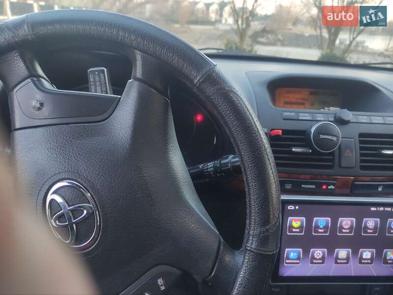 Седан Toyota Avensis 2004 в Белой Церкви