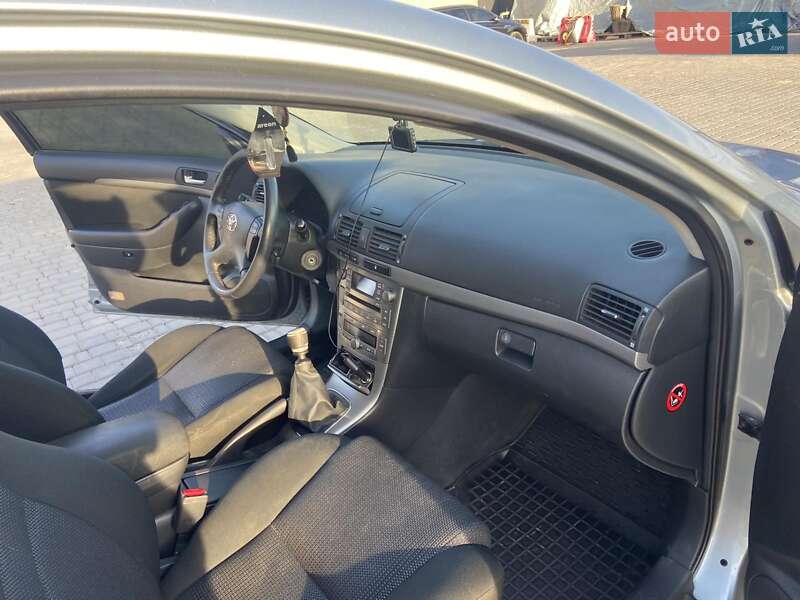 Седан Toyota Avensis 2007 в Виннице