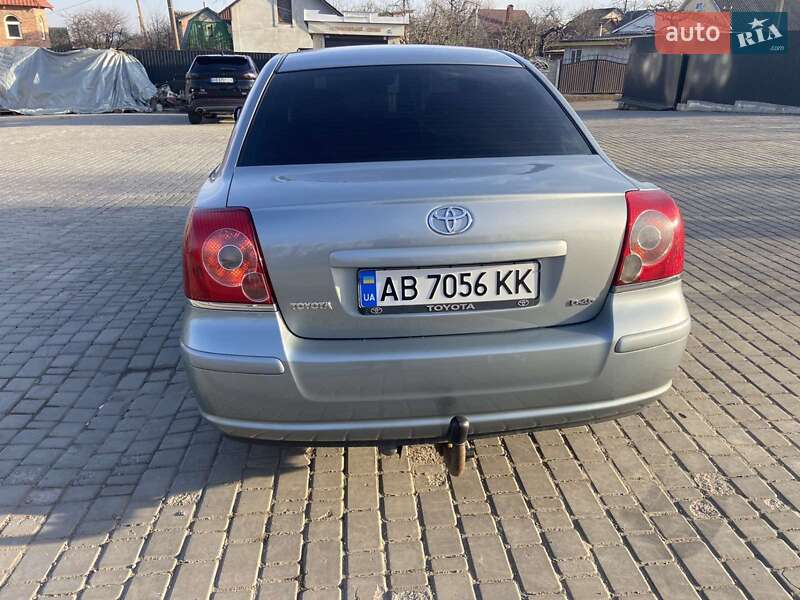 Седан Toyota Avensis 2007 в Виннице