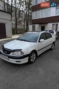 Седан Toyota Avensis 2001 в Харькове