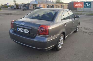 Седан Toyota Avensis 2003 в Харькове