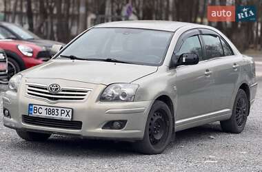 Седан Toyota Avensis 2005 в Новояворовске