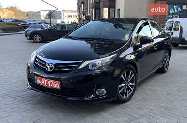 Седан Toyota Avensis 2012 в Житомирі