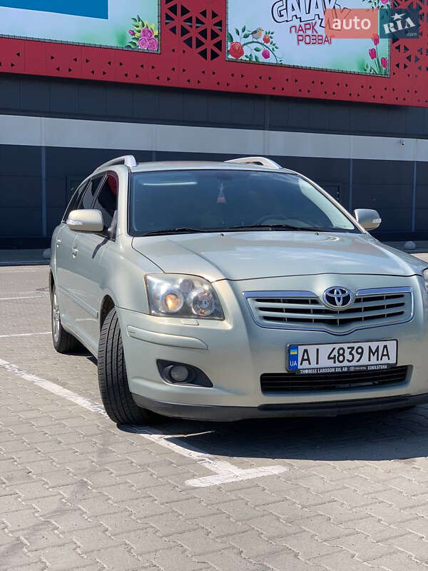 Универсал Toyota Avensis 2008 в Гайвороне