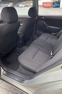 Універсал Toyota Avensis 2004 в 