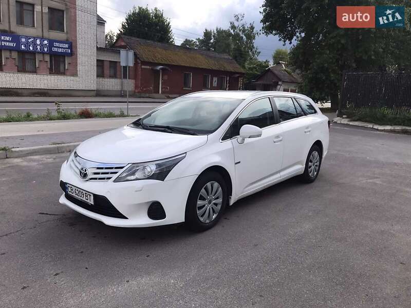 Універсал Toyota Avensis 2012 в Чернігові