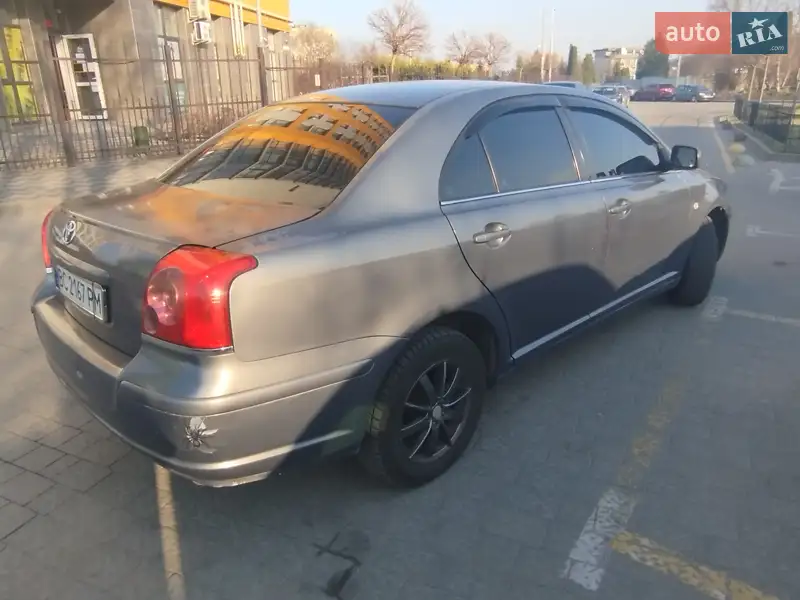 Седан Toyota Avensis 2003 в 