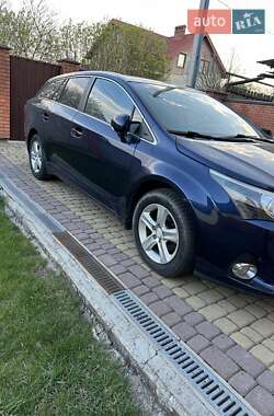 Универсал Toyota Avensis 2014 в 
