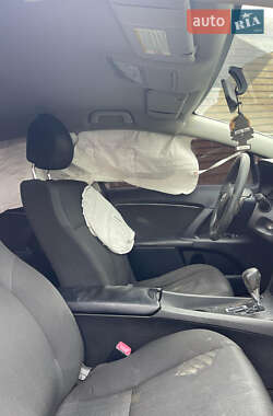 Седан Toyota Avensis 2011 в 