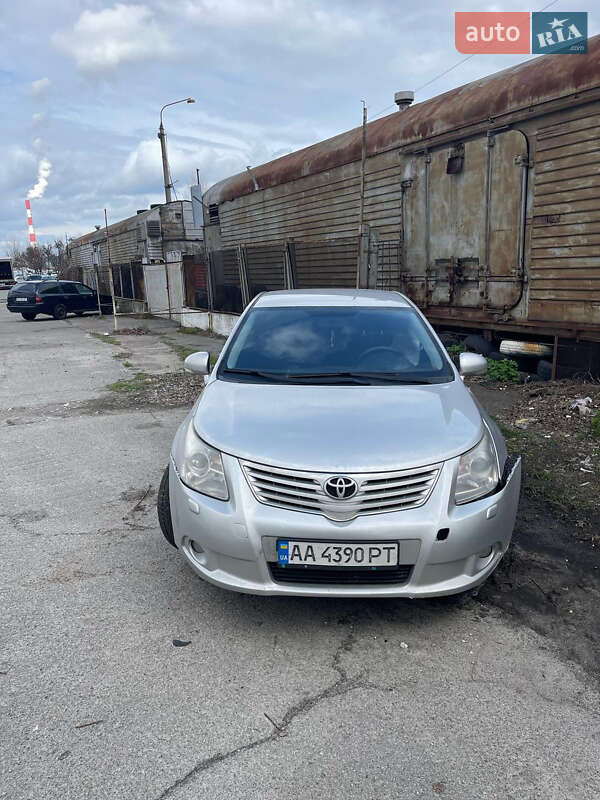 Седан Toyota Avensis 2011 в 