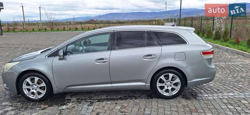 Универсал Toyota Avensis 2010 в Великом Раковце