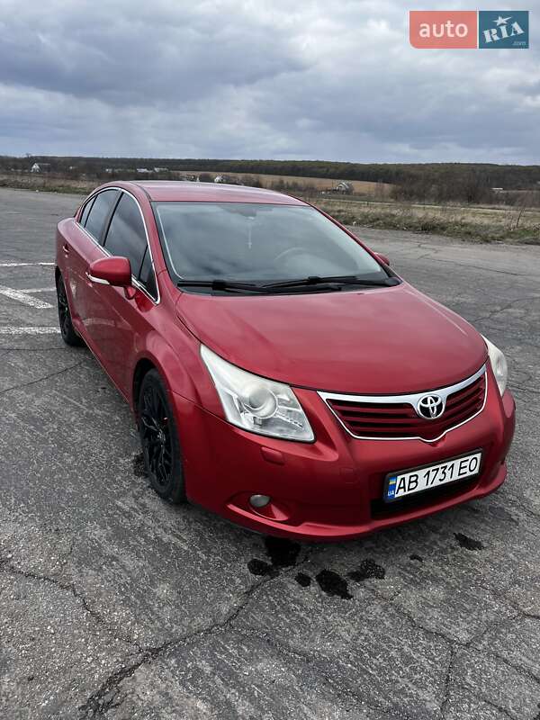 Седан Toyota Avensis 2010 в Виннице